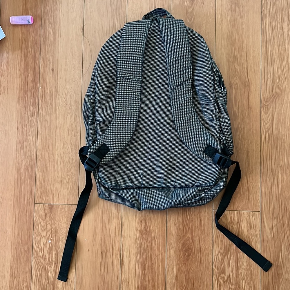 Backpack - Picture 3 of 4